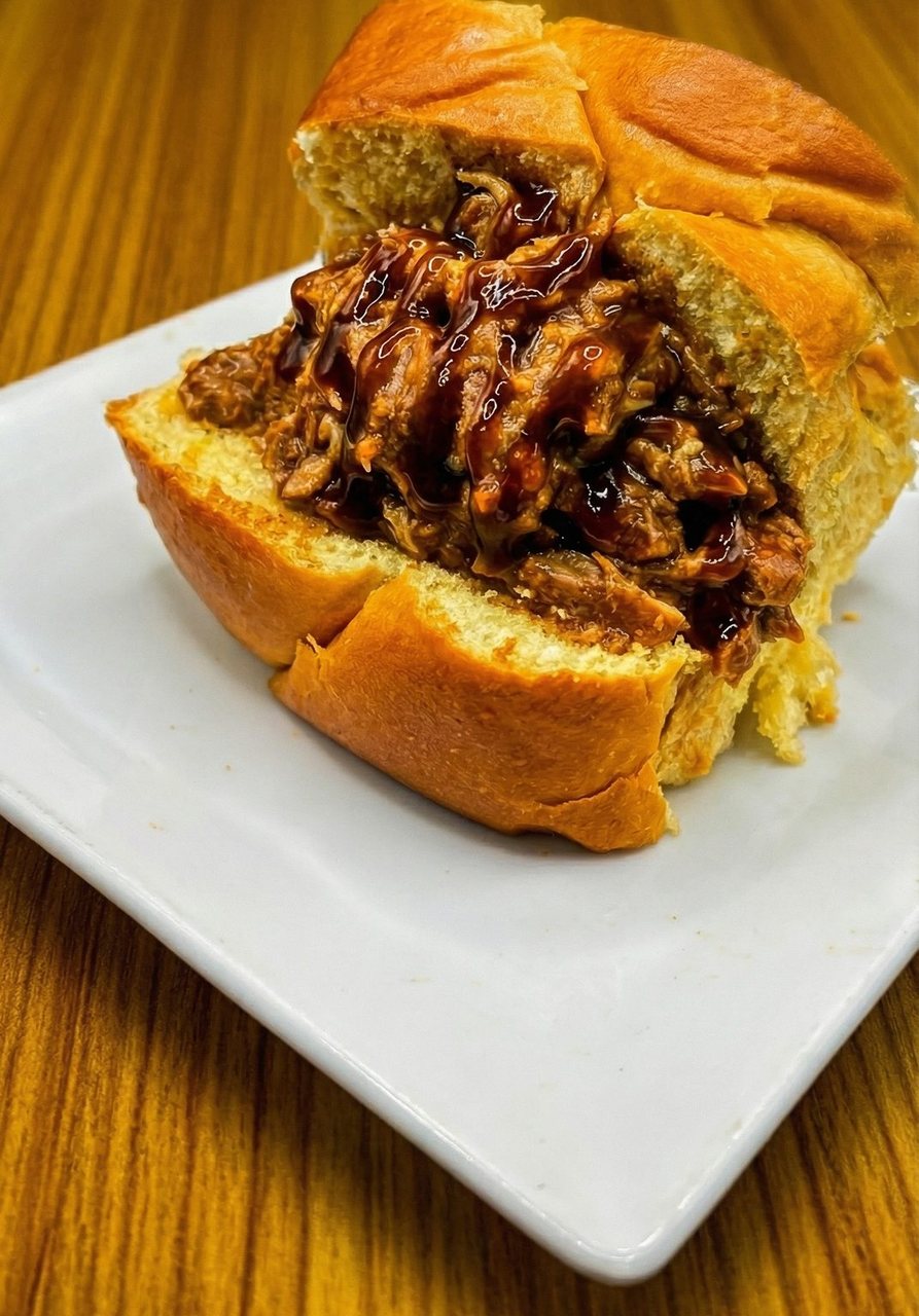 Brioche de Costillas BBQ
