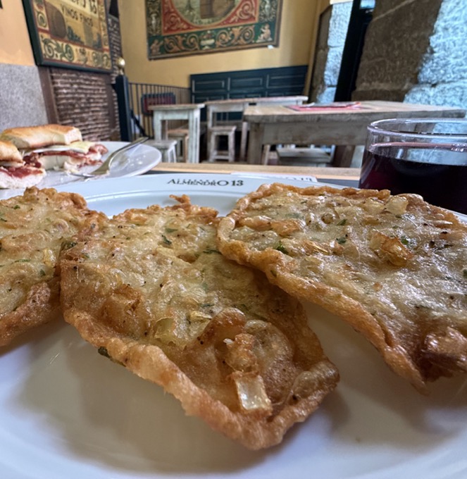 Taberna Almendro 13 — Taberna castiza / tapas en La Latina, Madrid