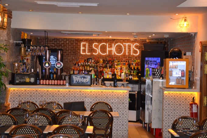 El Schotis — Bar-restaurante castizo en La Latina, Madrid